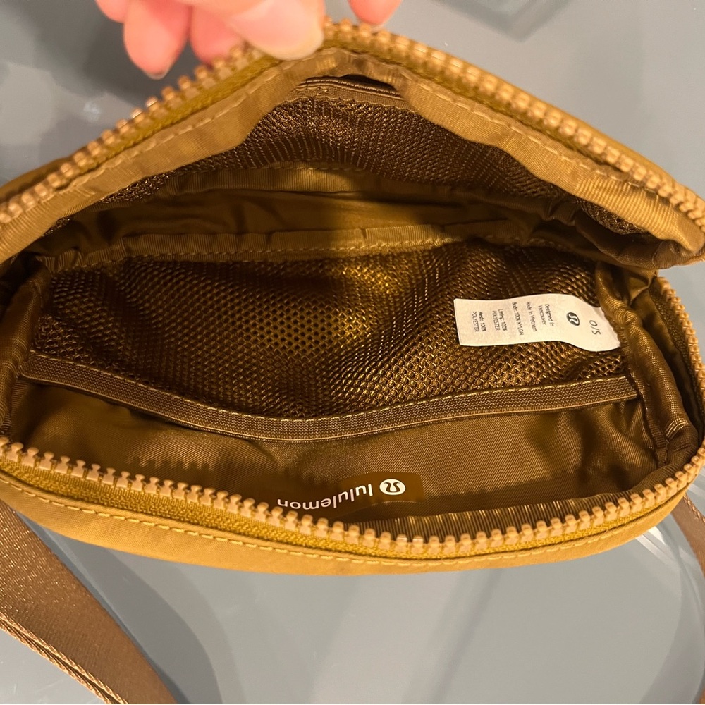 lululemon athletica Everyday waistbelt  Bag - Picture 3 of 3